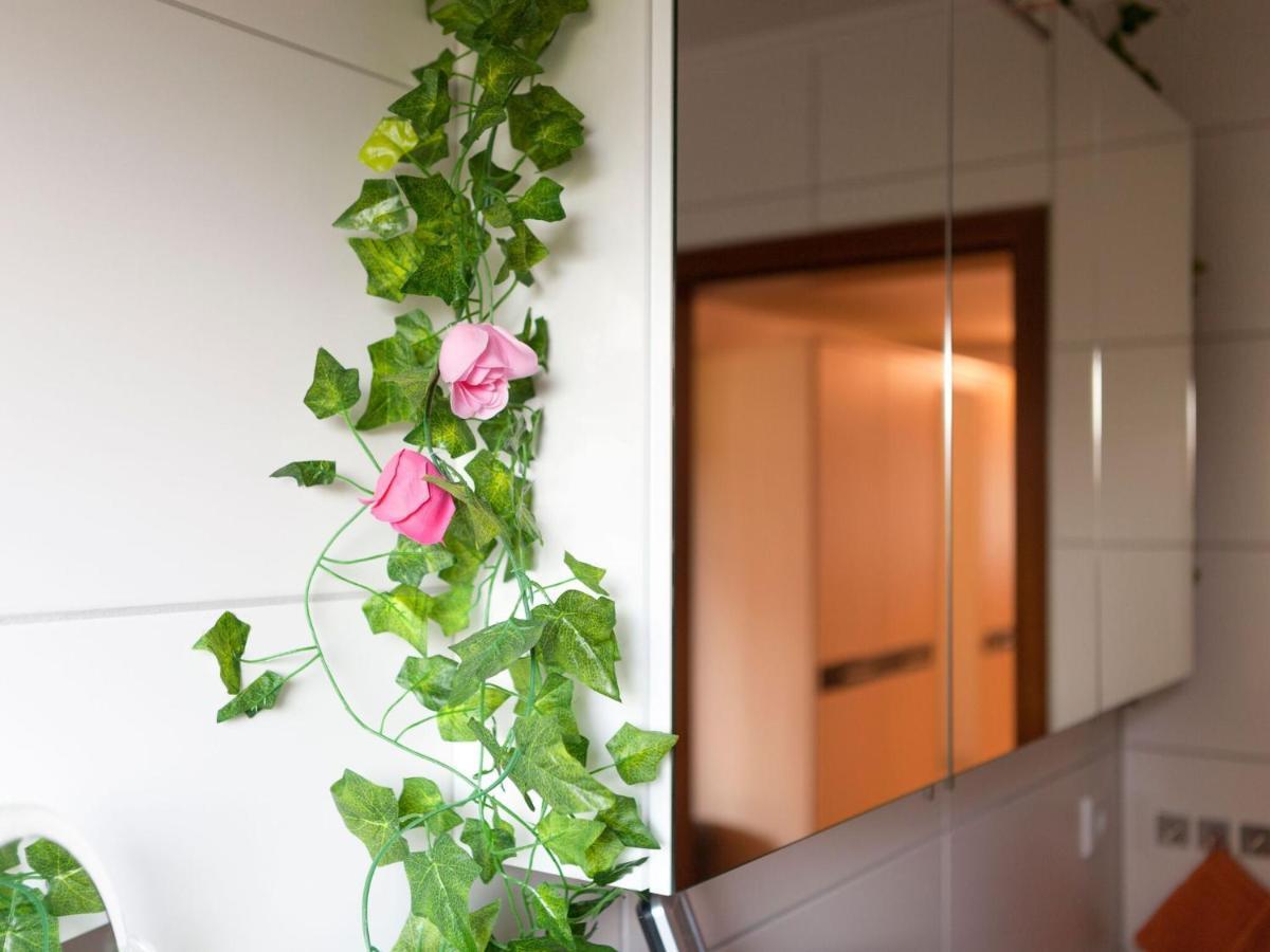 Sunny Flat In Bad Driburg With Gardenアパートメント エクステリア 写真